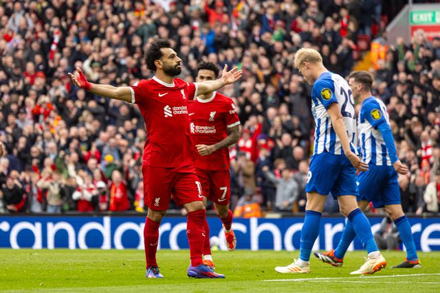 VÍDEO: jogada desenhada a régua e esquadro e Salah coloca o Liverpool na frente