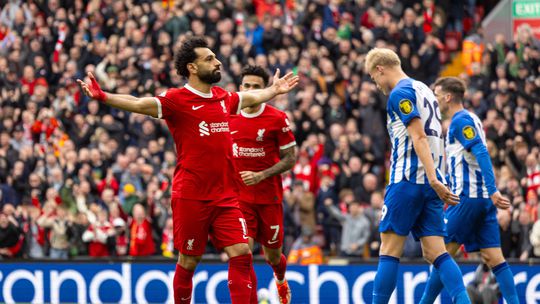VÍDEO: jogada desenhada a régua e esquadro e Salah coloca o Liverpool na frente