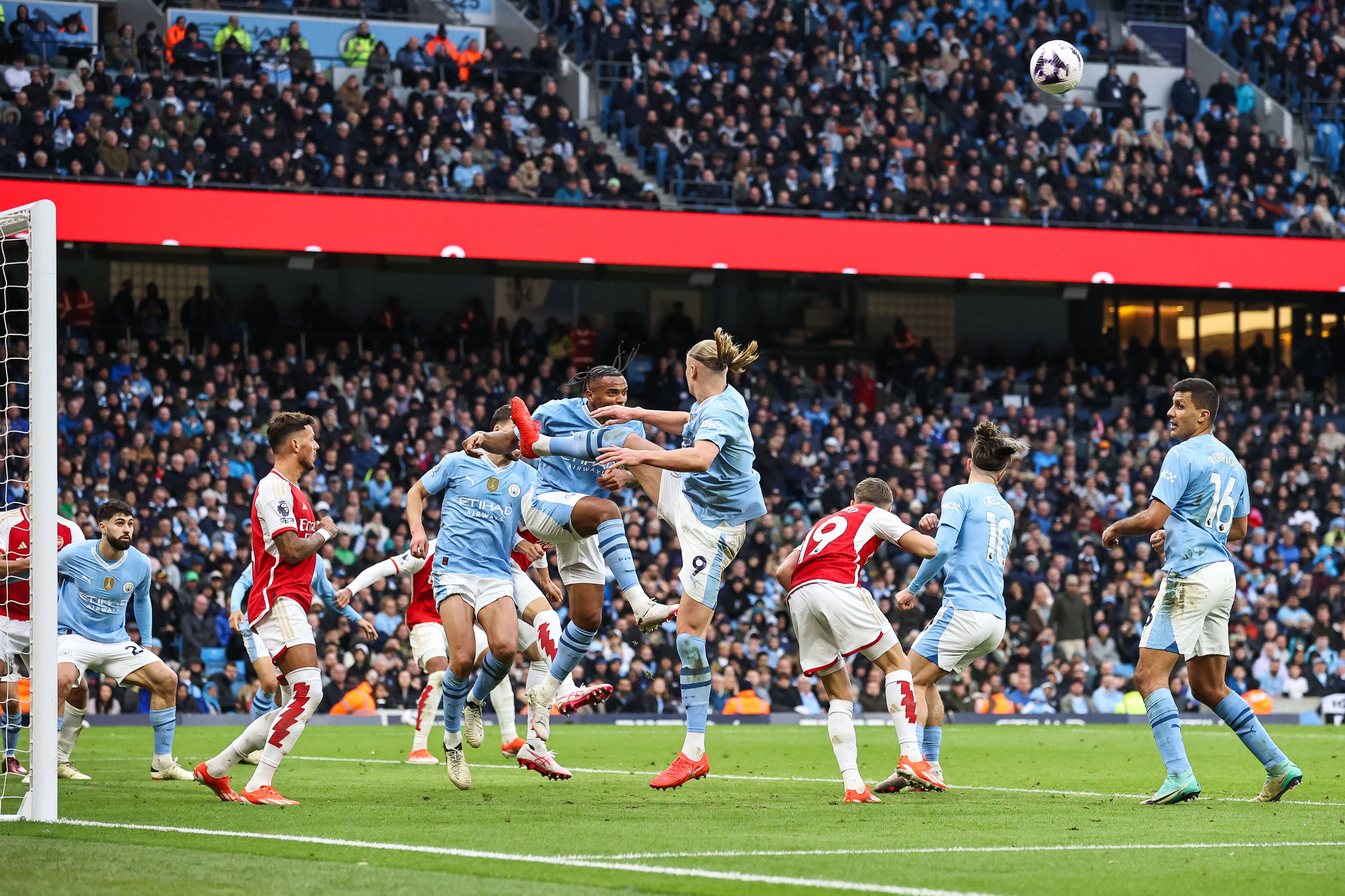 Manchester City e Arsenal não desfazem o nulo em jogo de enorme intensidade