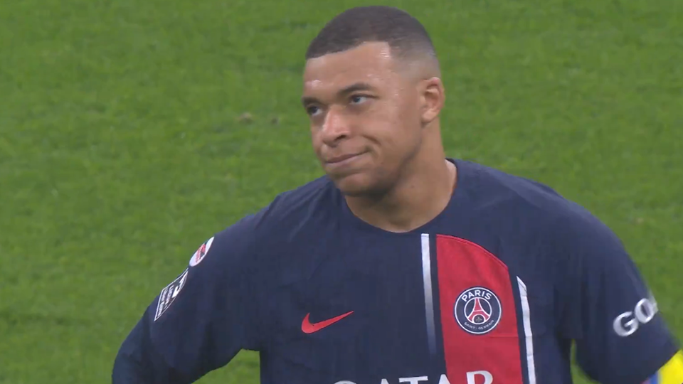 Vídeo: Mbappé é substituído e a reação do jogador diz tudo