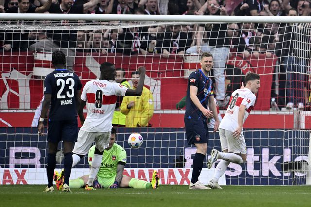 Bundesliga: jogo de loucos impede Estugarda de se aproximar do Bayern