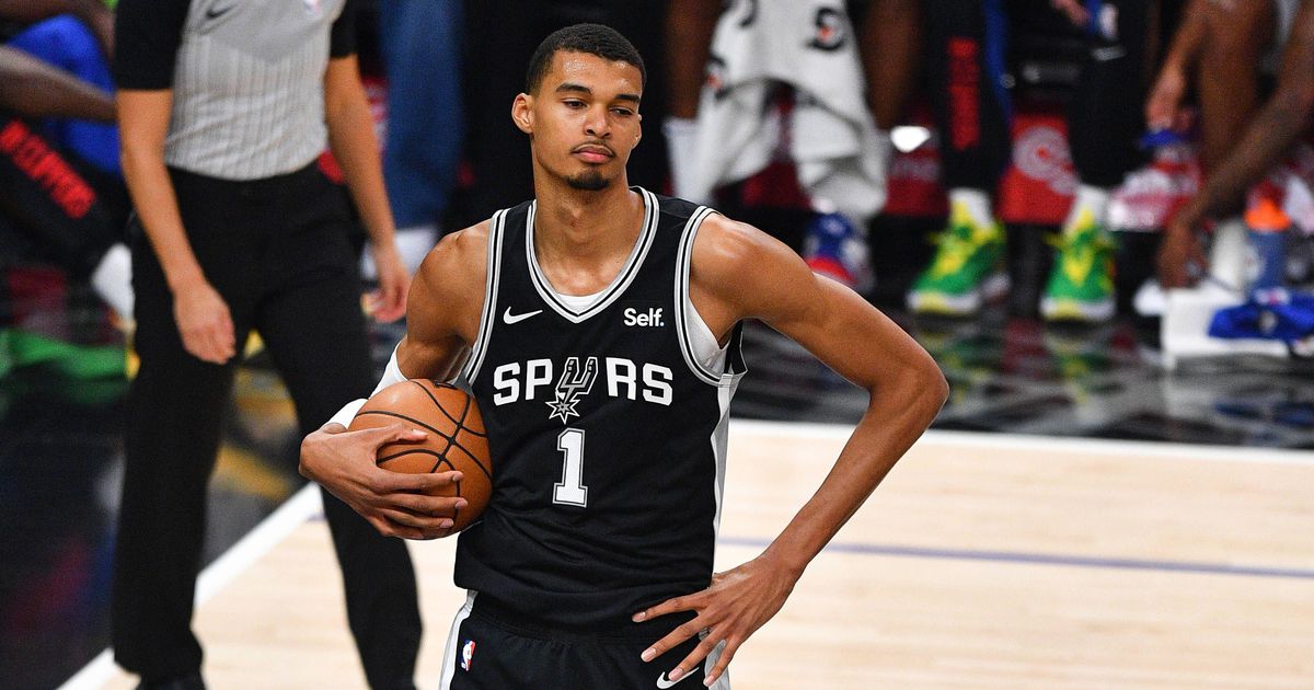 Show de Wembanyama e vitória fácil dos Spurs contra os Lakers