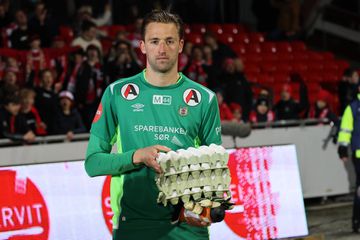 Homem do Jogo na Noruega recebe... quatro dúzias de ovos