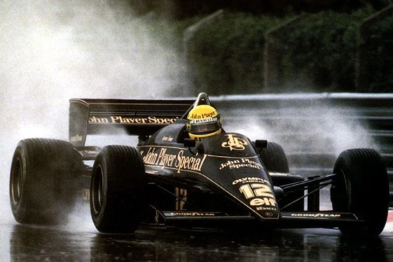 Ayrton Senna ao volando do Lotus 97T, no Estoril, a 21 de abril de 1985