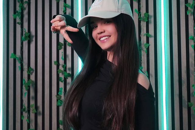 A árbitra espanhola que é assediada em pleno jogo... e online