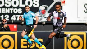 Farense: Pastor tem interessados e hesita em jogar na Liga 2