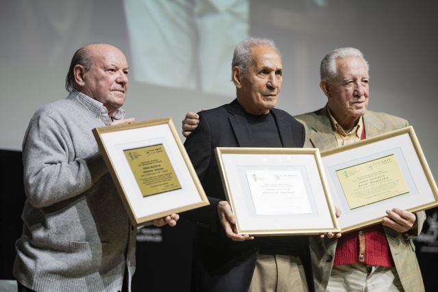 Estiveram em palco três dos quatro Magriços que ainda se encontram entre nós: António Simões, Hilário e José Augusto. Vicente, por motivos pessoais, não pôde estar presente - Foto: ANTF