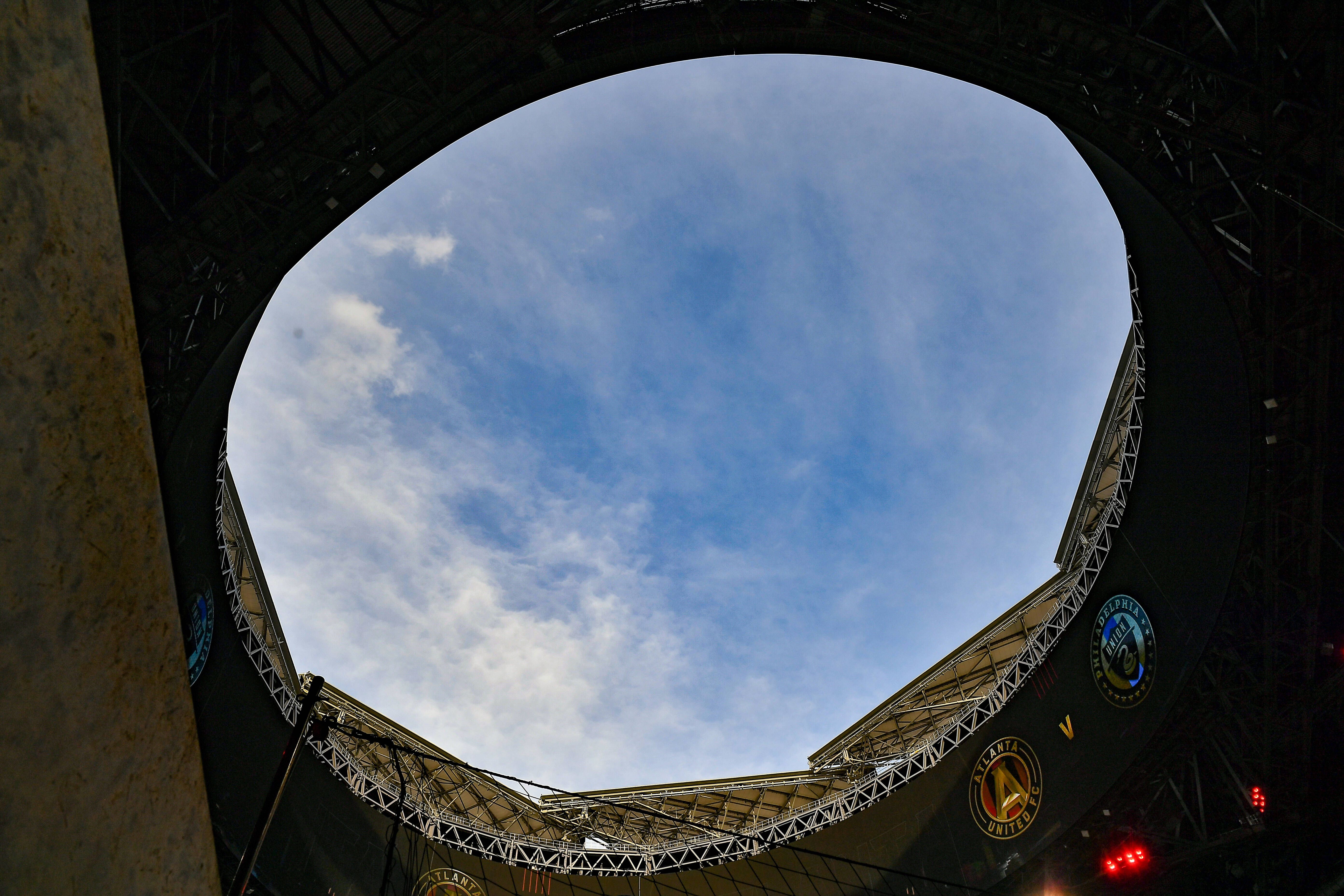Estádio Mercedes-Benz com o telhado aberto  (IMAGO)
