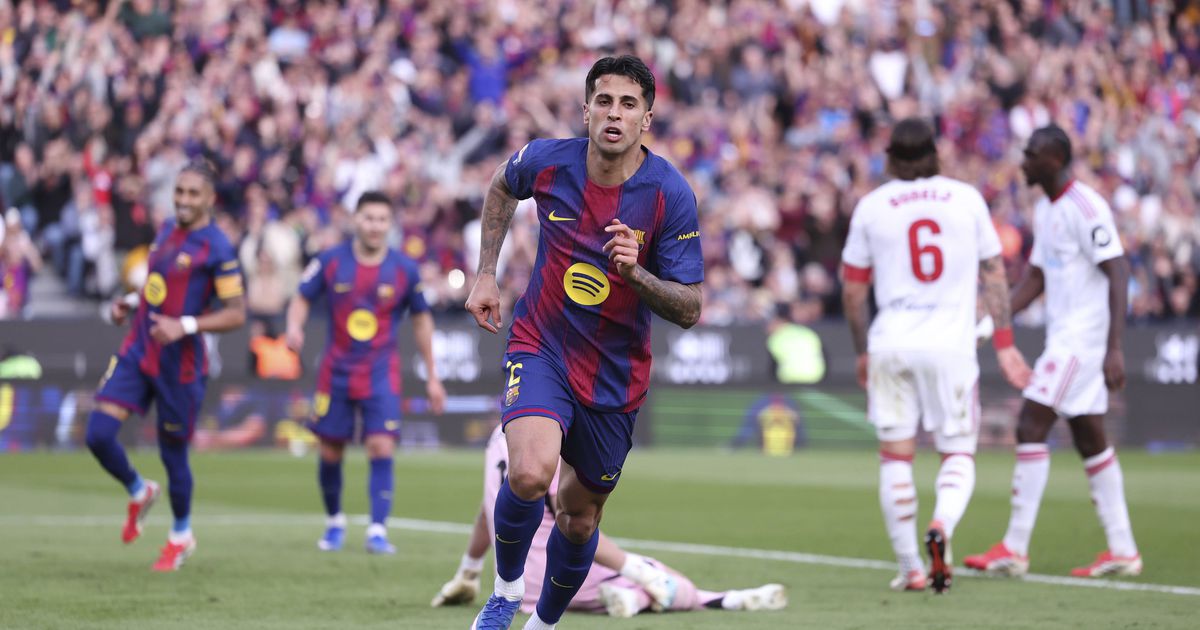 João Cancelo deixa promessa sobre possível regresso ao Benfica