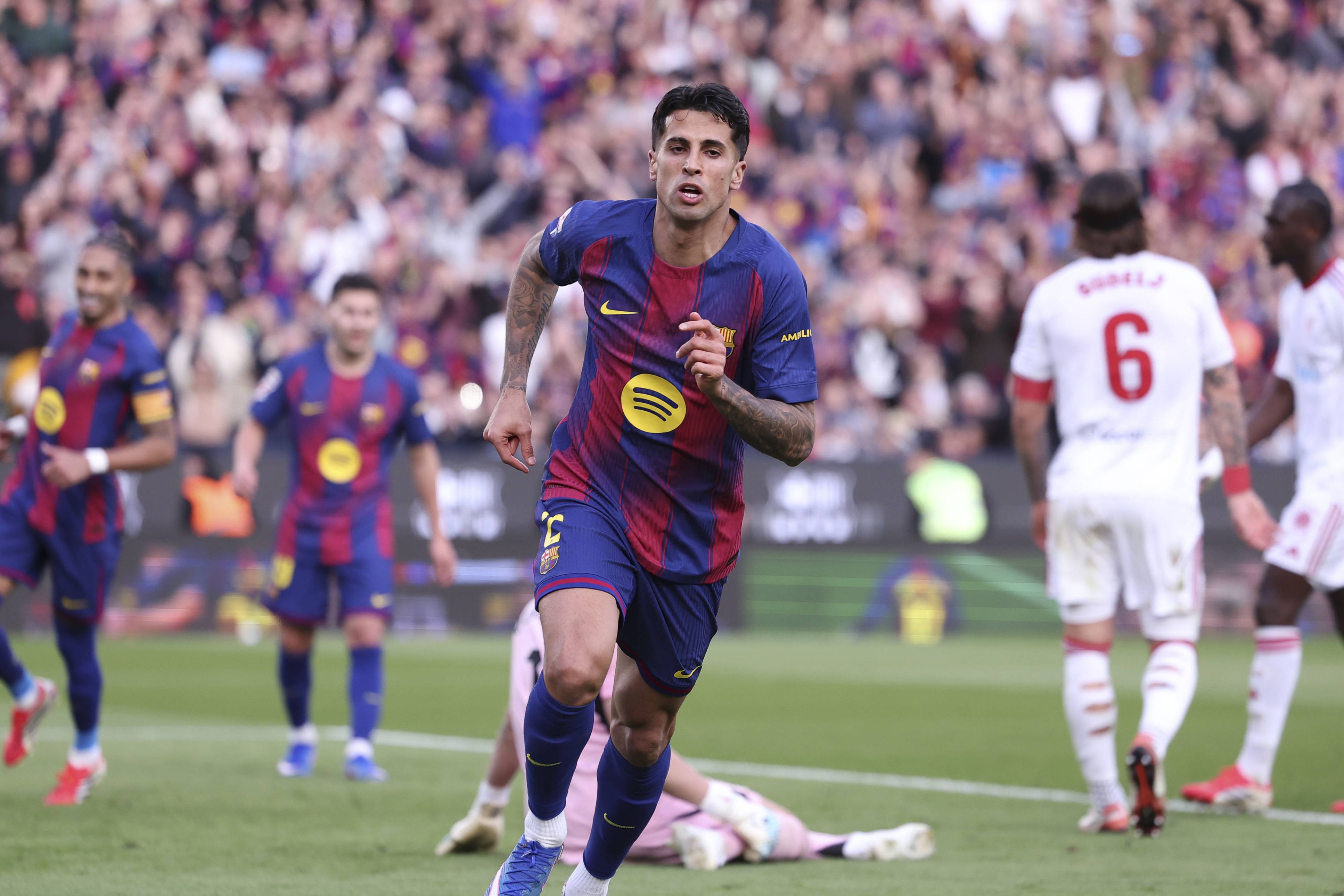 João Cancelo já marcou no regresso a Barcelona