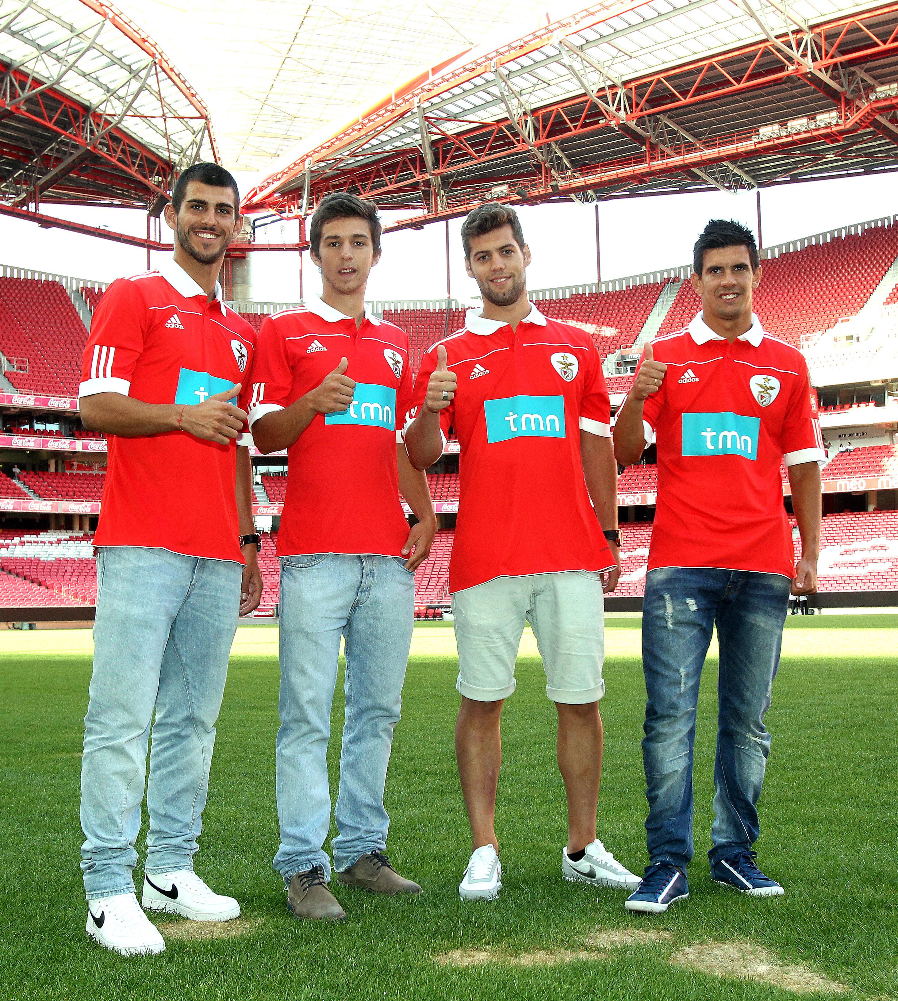 David Simão foi promovido à equipa principal do Benfica com Nélson Oliveira, Rúben Pinto e Miguel Rosa (foto: A BOLA)