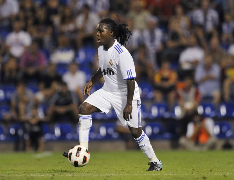 Royston Drenthe deixou o seu Feyenoord e assinou pelo Real Madrid, no qual esteve três épocas, mas a partir daí foi uma queda a pique