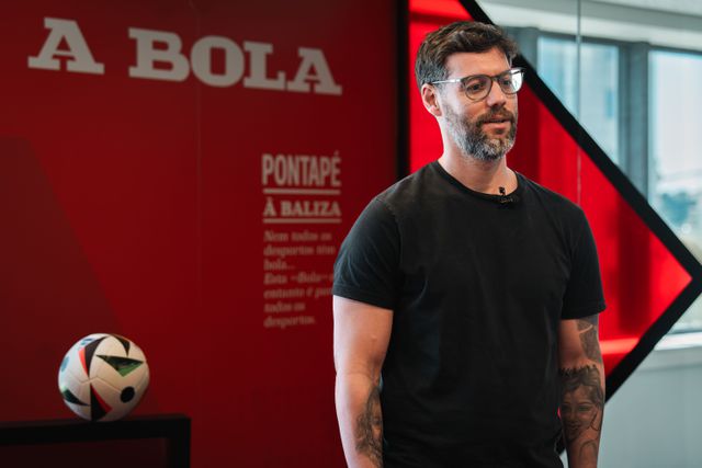 David Simão na redação de A BOLA  - foto: Mariana Tenónio