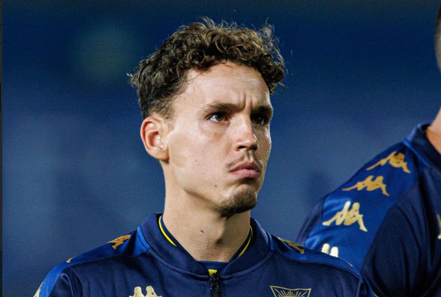 Jandro Orellana contabiliza 40 jogos pelo Estoril em época e meia e espreita um lugar no onze em Arouca.