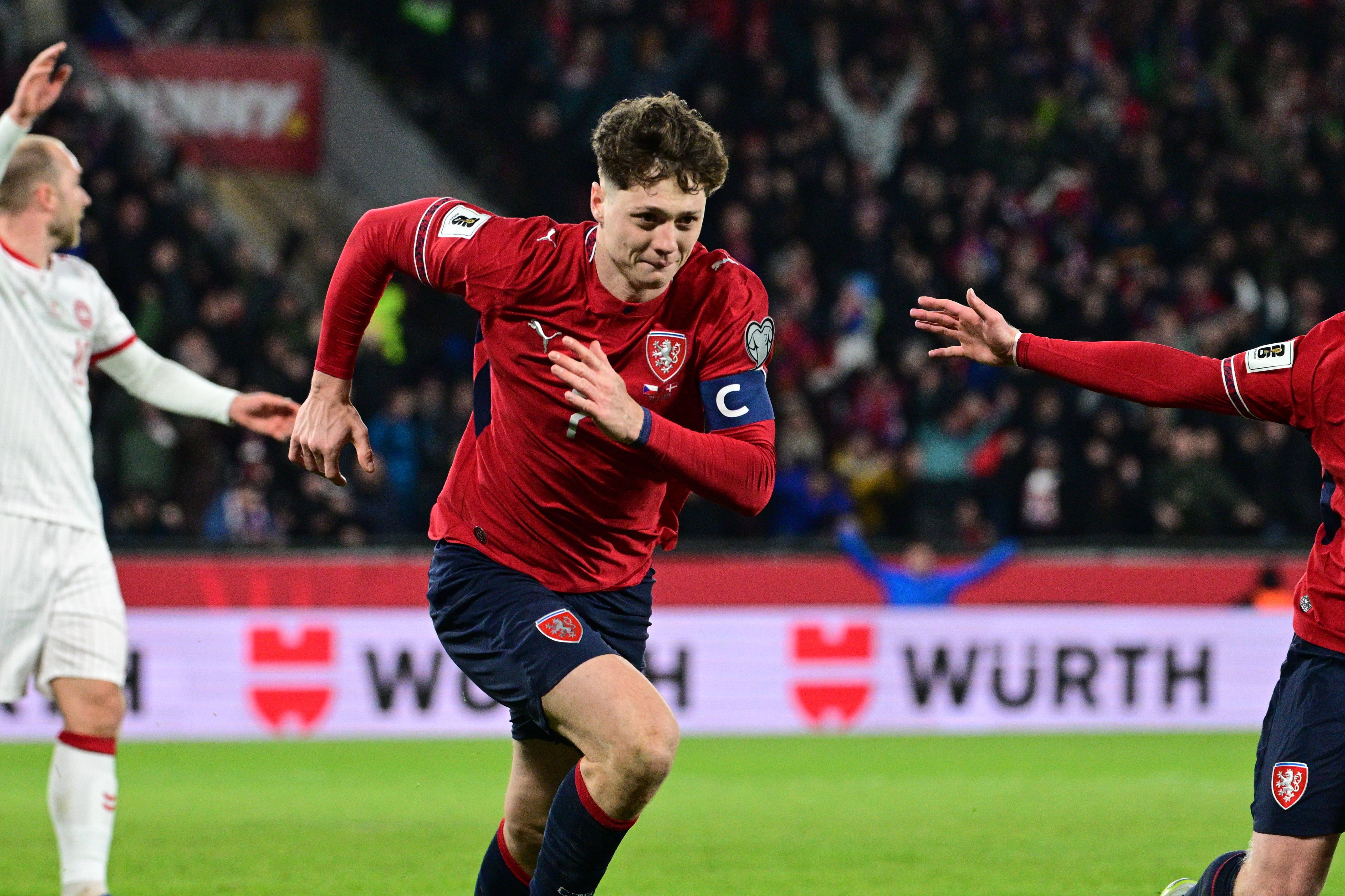 Ladislav Krejci fez o 2-1 para a Chéquia contra a Dinamarca