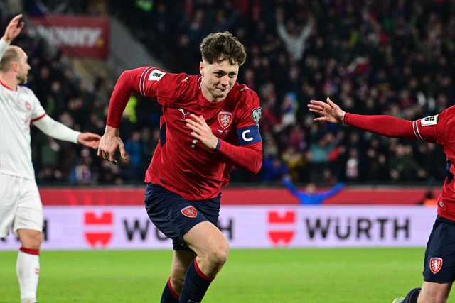 Ladislav Krejci fez o 2-1 para a Chéquia contra a Dinamarca