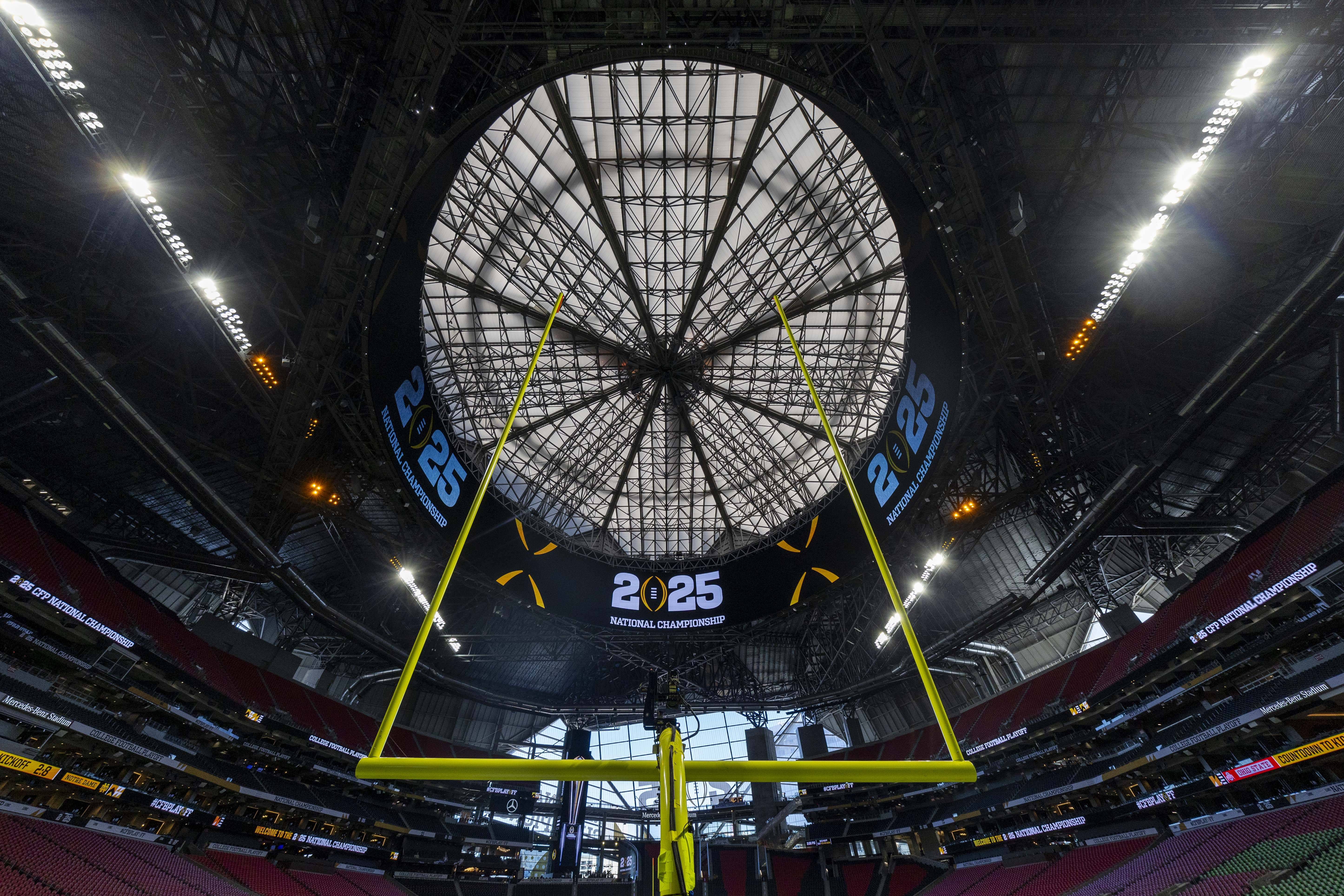 Estádio Mercedes-Benz com o telhado fechado (IMAGO)