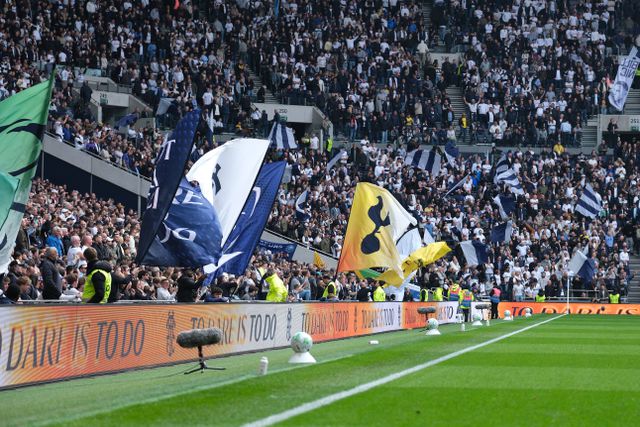 Adeptos do Tottenham têm saído do estádio antes dos jogos acabarem