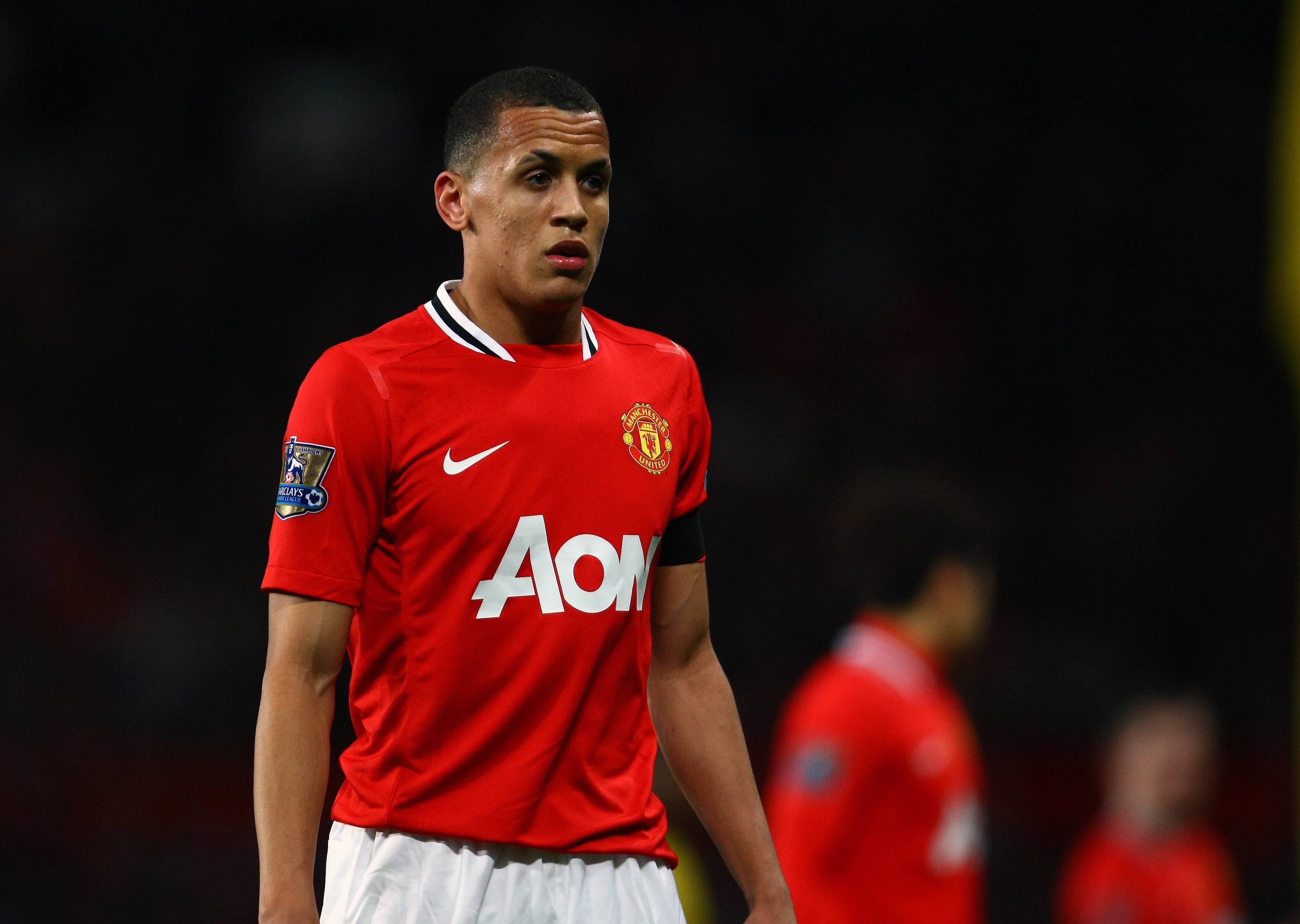 Ravel Morrison era uma das maiores promessas do Manchester United, mas só fez dois jogos pela equipa principal e seguiram-se vários empréstimos. Joga nos EAU