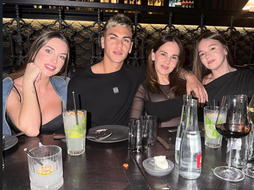 Enzo Barrenechea e a família - Foto: enzo_barrenechea8