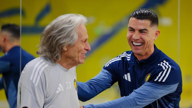Cristiano Ronaldo e Jorge Jesus foram campeões juntos da liga saudita - Foto: Al Nassr