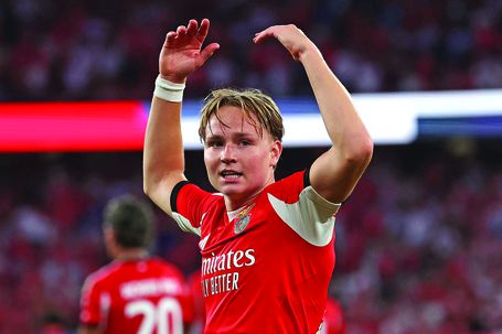 Três anos depois de ter sido contratado, Andreas Schjelderup ganhou a titularidade e começou a conquistar os adeptos do Benfica — Foto: IMAGO