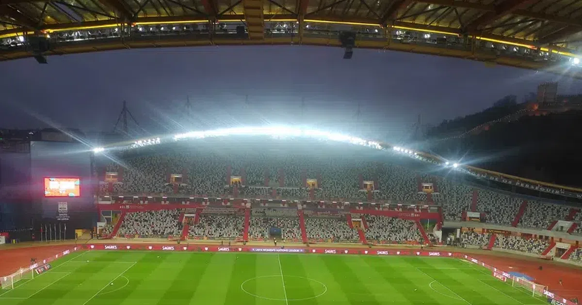 Estádio já está pronto, mas partida entre UD Leiria e Lourosa será em... Tondela
