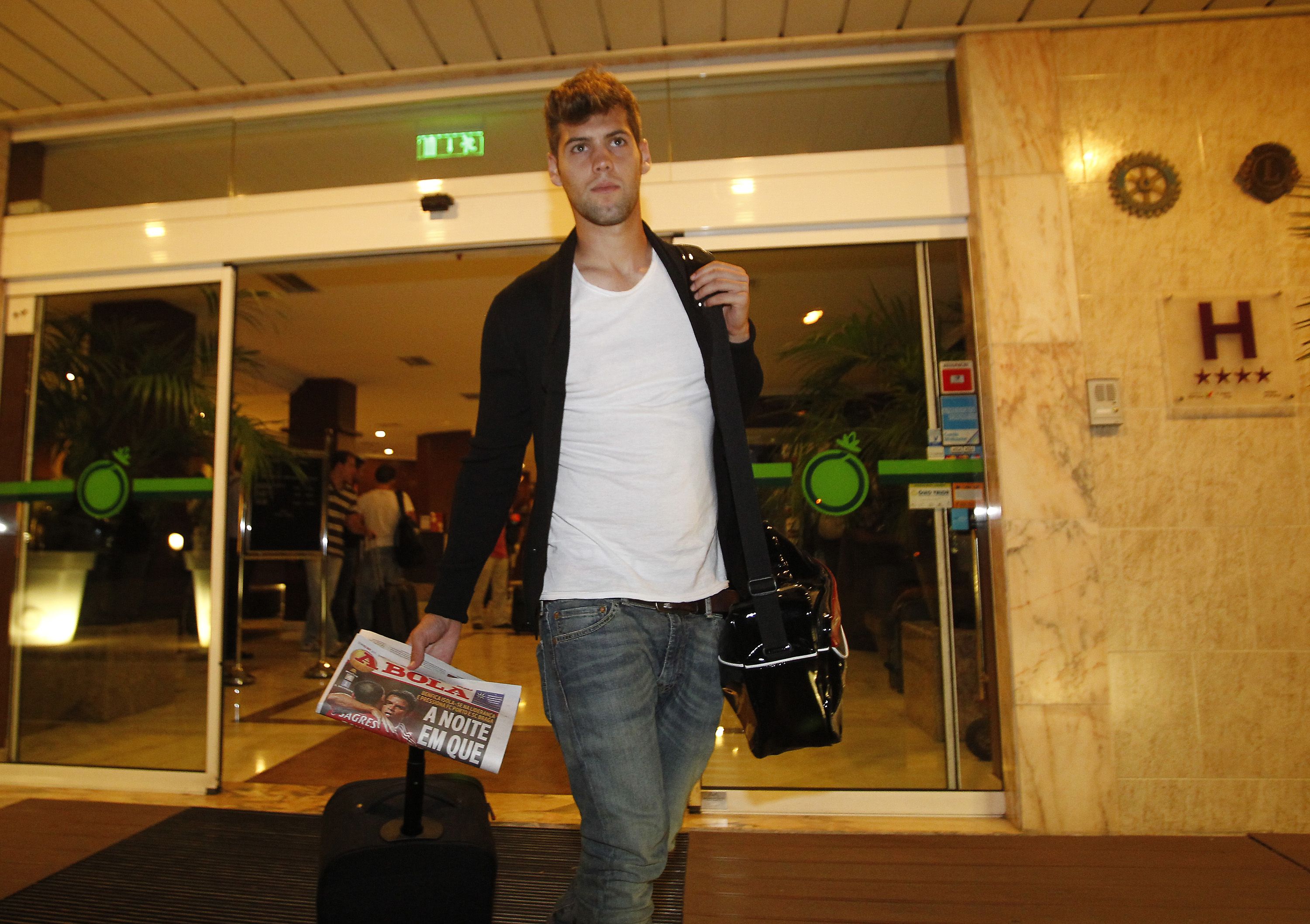 Boa leitura, num estágio da seleção sub-21 (foto: A BOLA)