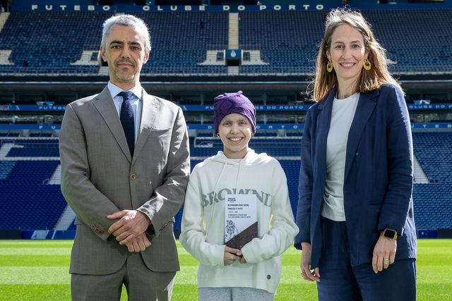 Trabalho com a menina Luísa distinguido - Foto: FC Porto