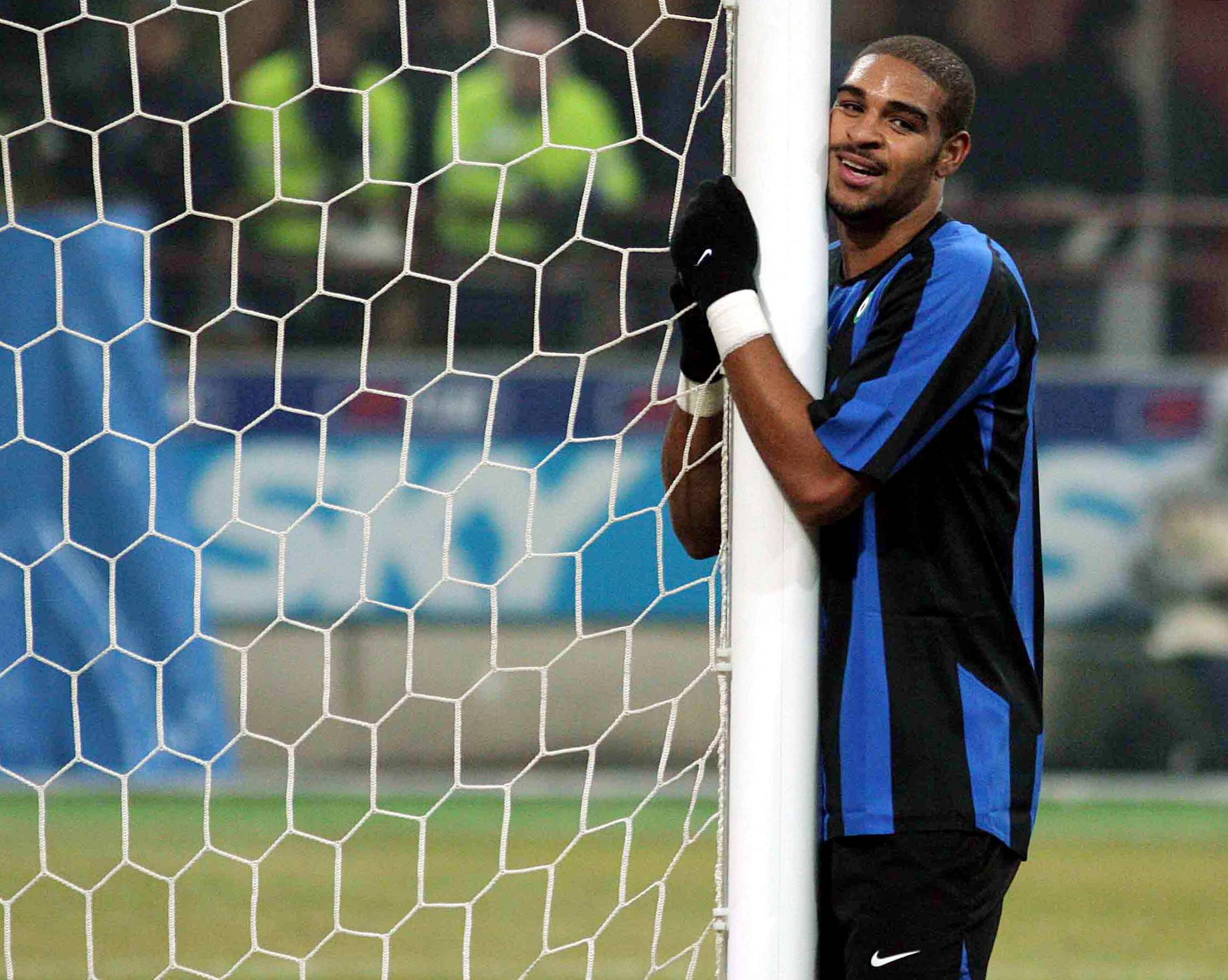 Adriano atingiu o maior patamar do futebol mundial, por clube e seleção, mas uma depressão provocada pela morte do pai impediu-o de continuar assim nos anos seguintes