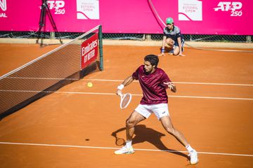 Francisco Cabral despede-se na primeira ronda de Roland Garros