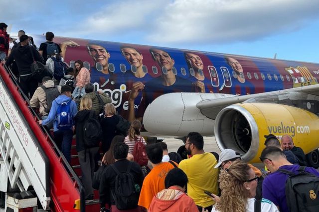 Adeptos madridistas viajam para Londres para ver a final... num avião do Barcelona