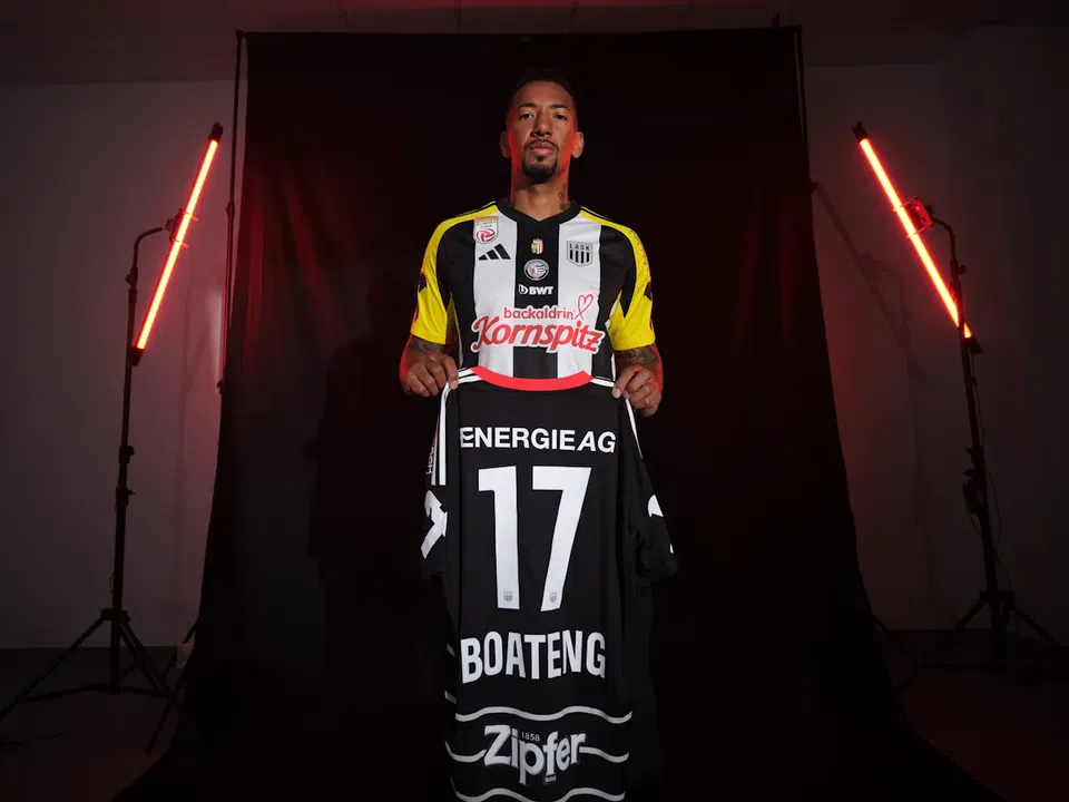 Oficial: Jérôme Boateng assina pelo LASK