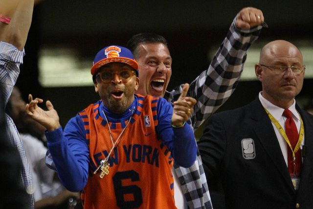 Realizador Spike Lee sempre com as cores dos Knicks