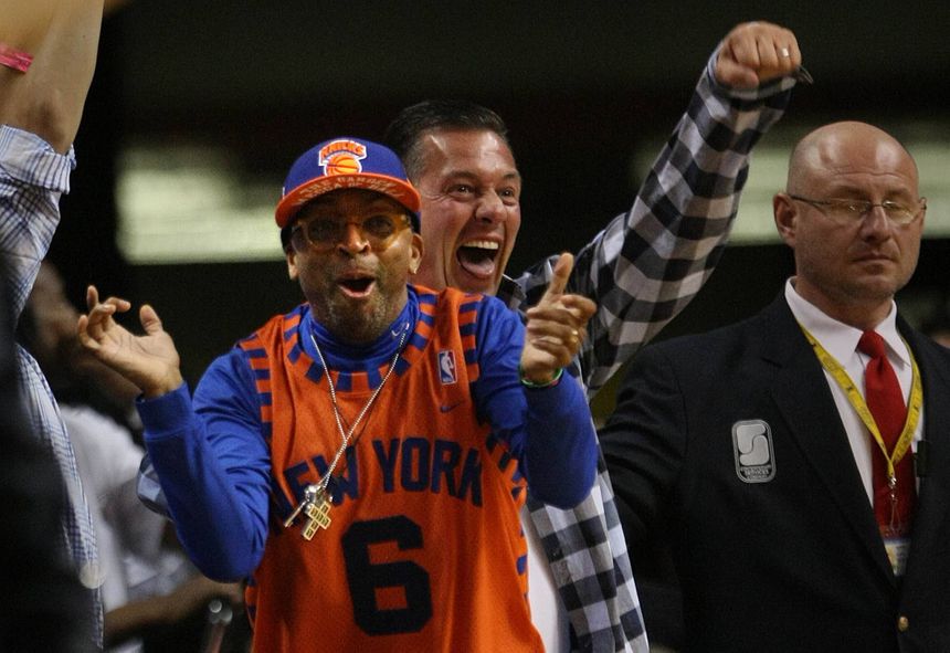 Realizador Spike Lee sempre com as cores dos Knicks