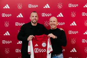 Mercado oficial: Ajax aposta em homem da casa e ex-Sporting para o banco