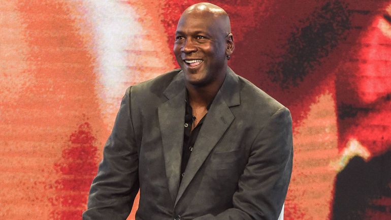 Adivinha onde está Michael Jordan?