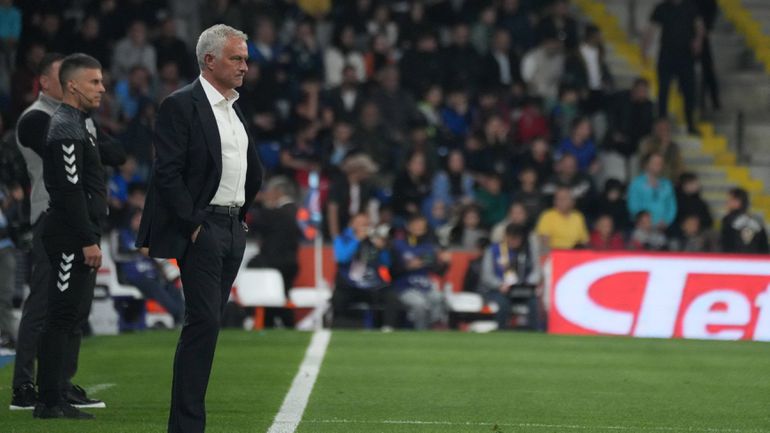 Fenerbahçe, de José Mourinho, fecha época com vitória