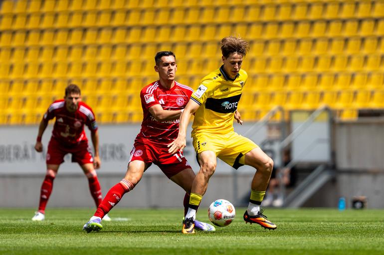 O grego Sotiris Alexandroupolos passou a temporada no Fortuna Dusseldor, participando em 21 partidas sem registo de golos. A cláusula de opção é de €3M mas até ao momento desconhece-se a decisão dos alemães (Foto IMAGO)