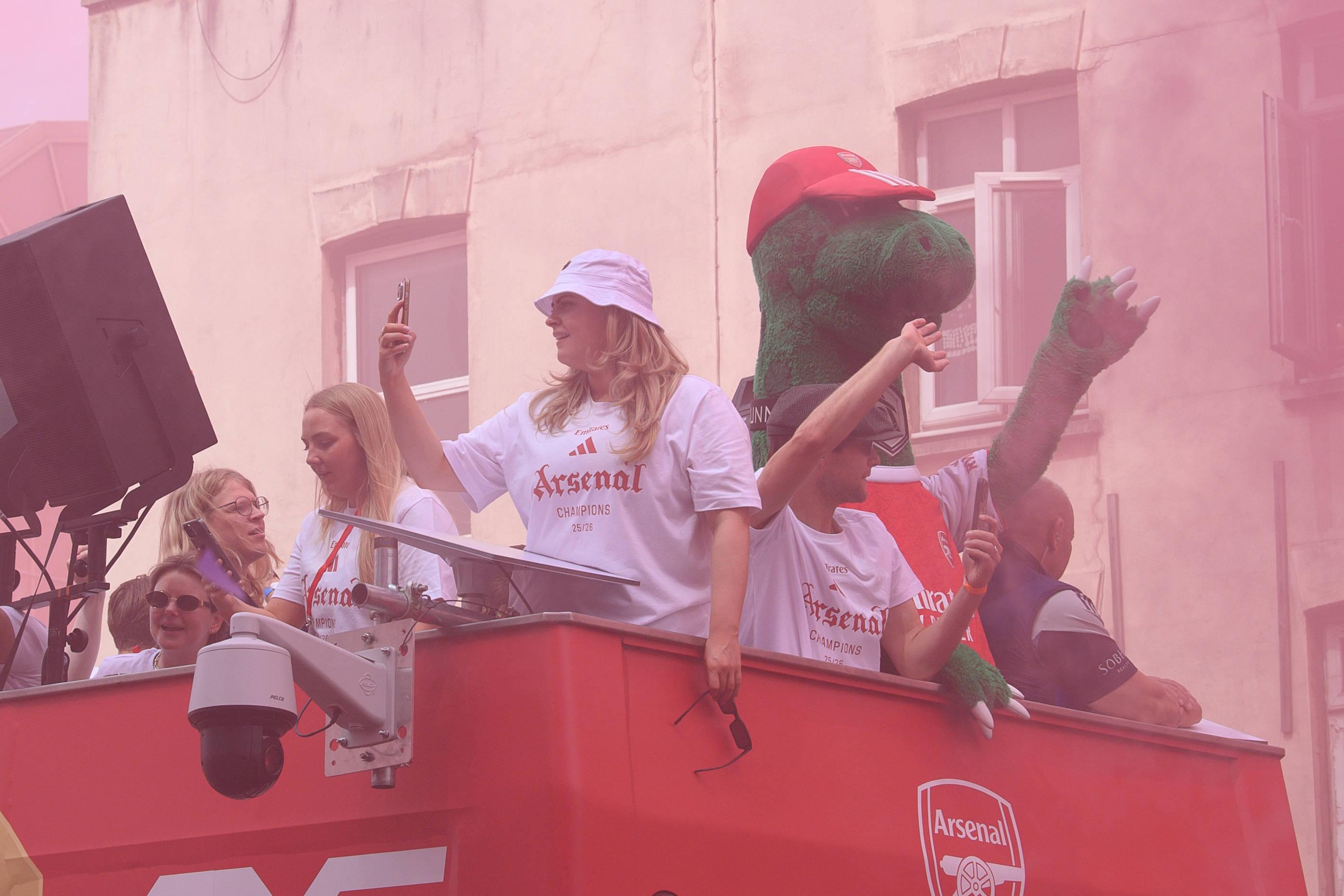 Arsenal encheu as ruas do centro de Londres para celebrar a conquista da Premier League 25/26 - foto: Imago