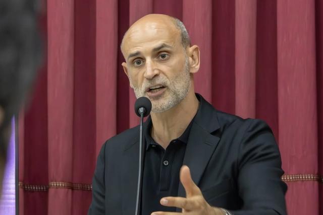 Rui Rodrigues esteve presente em nova sessão de esclarecimento - Foto: Conquistar o Futuro 2026/Facebook