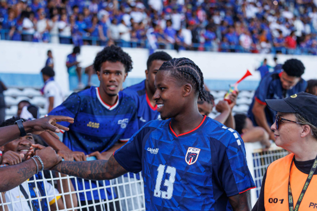 Sidny Lopes Cabral no final da partida - Foto: IMAGO
