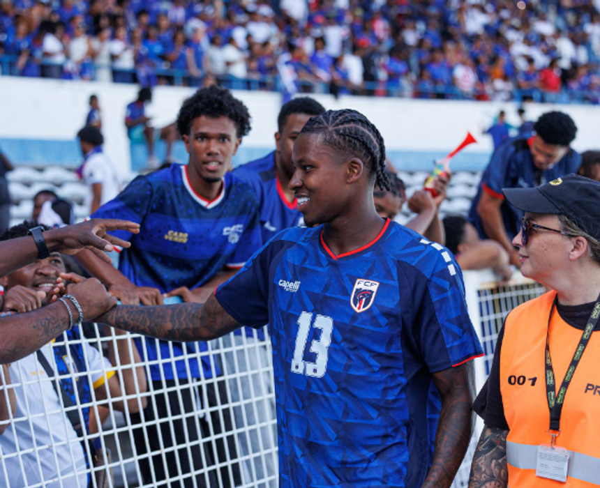 Sidny Lopes Cabral no final da partida - Foto: IMAGO