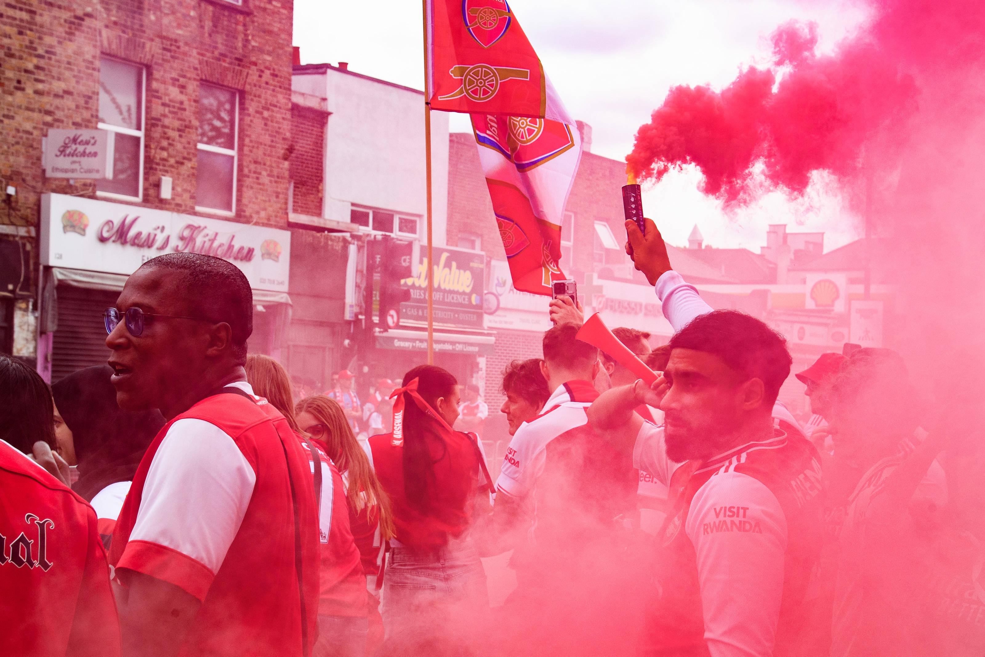 Arsenal encheu as ruas do centro de Londres para celebrar a conquista da Premier League 25/26 - foto: Imago
