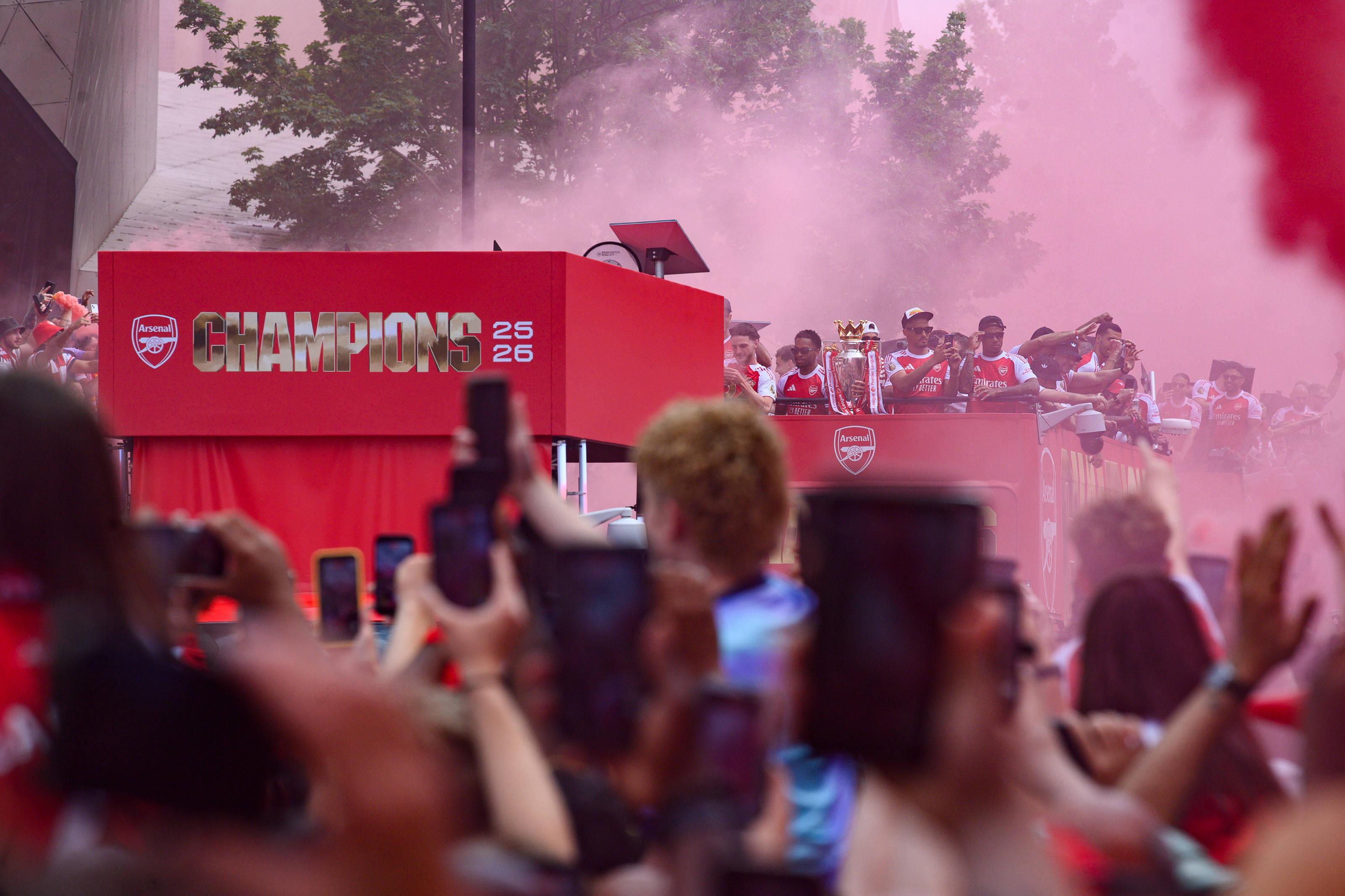 Arsenal encheu as ruas do centro de Londres para celebrar a conquista da Premier League 25/26 - foto: Imago