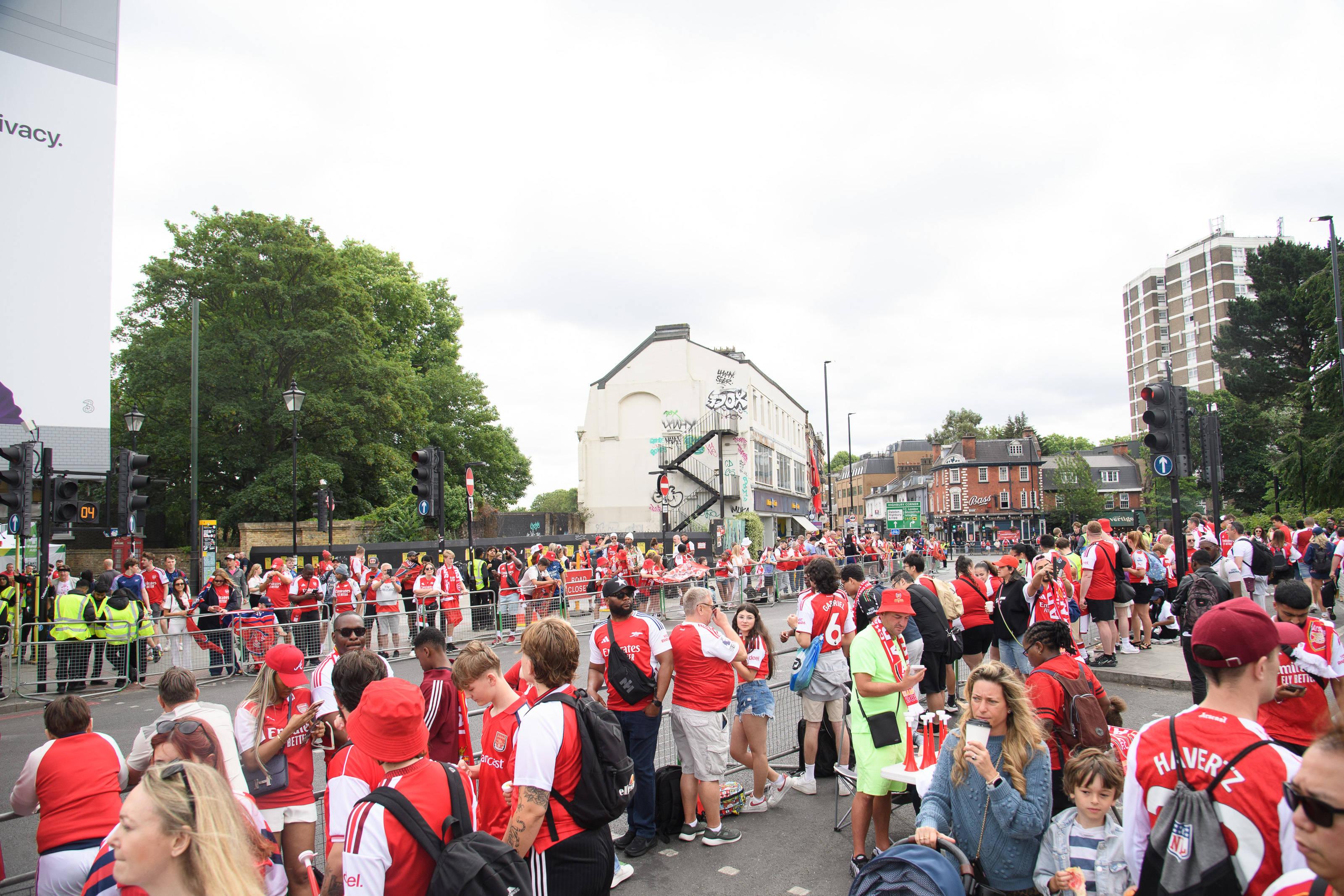Arsenal encheu as ruas do centro de Londres para celebrar a conquista da Premier League 25/26 - foto: Imago