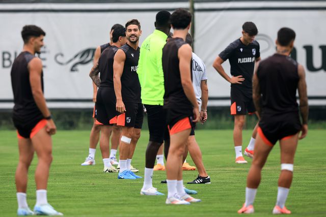 Vitória de Guimarães: Bruno Gaspar e Tomás Ribeiro no último treino antes do jogo europeu
