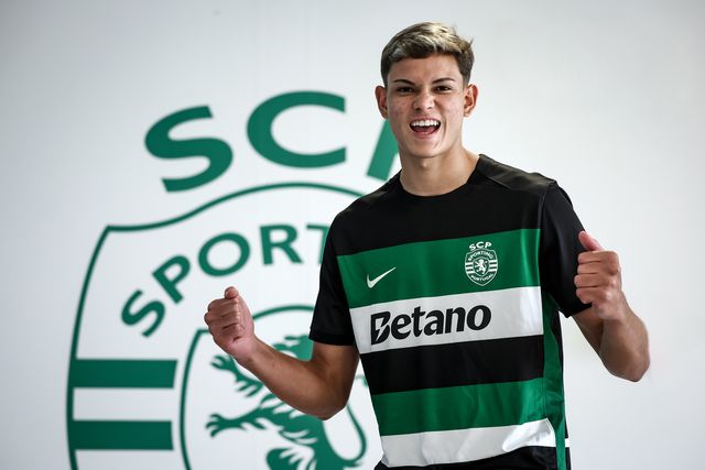 Oficial: Sporting apresenta reforço para a equipa B