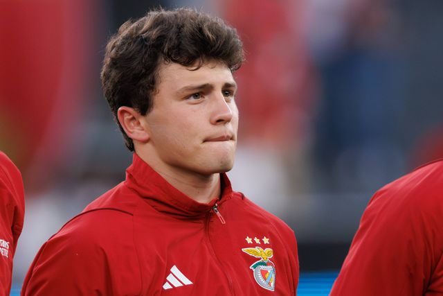 «João Neves não é só o que dá em campo, podia marcar geração no Benfica»