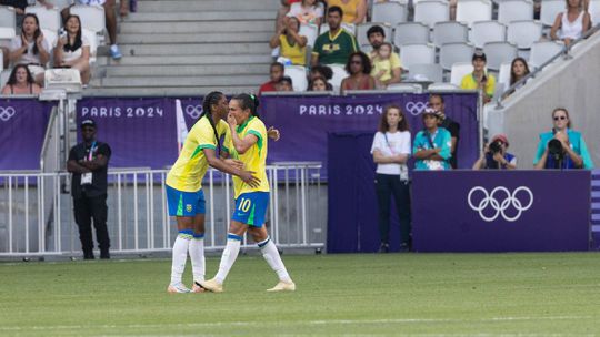 Vídeo: Marta vê vermelho naquele que pode ser o último jogo pelo Brasil